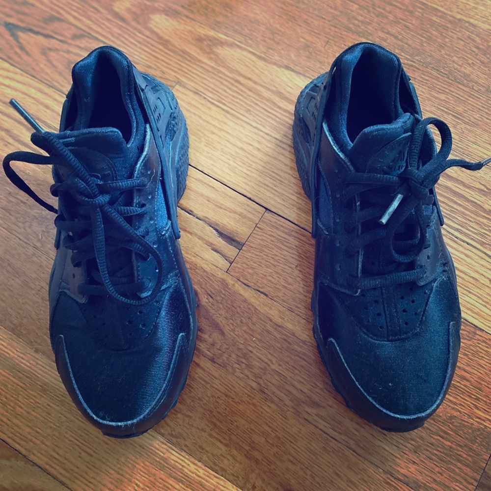 Black Nike Huarache